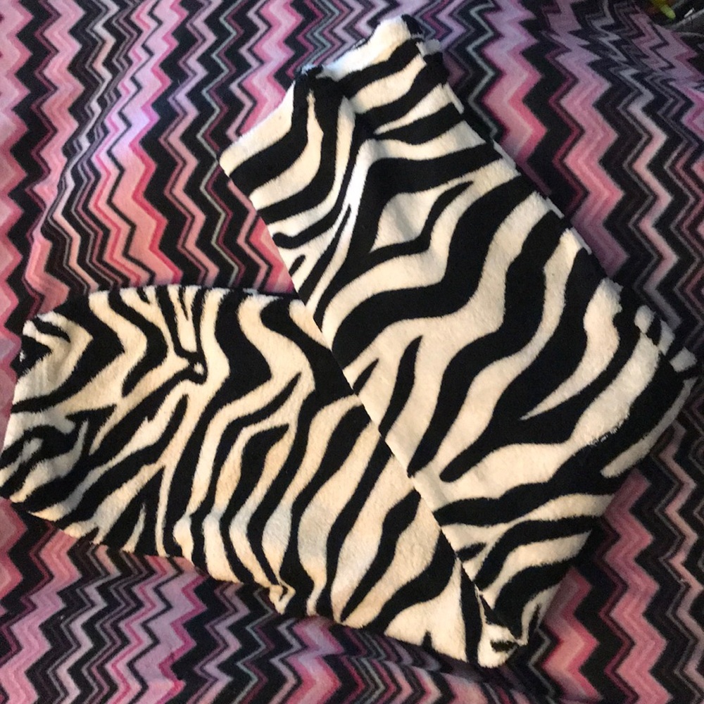 FUZZY ZEBRA PANTS! 🦓🦓🦓